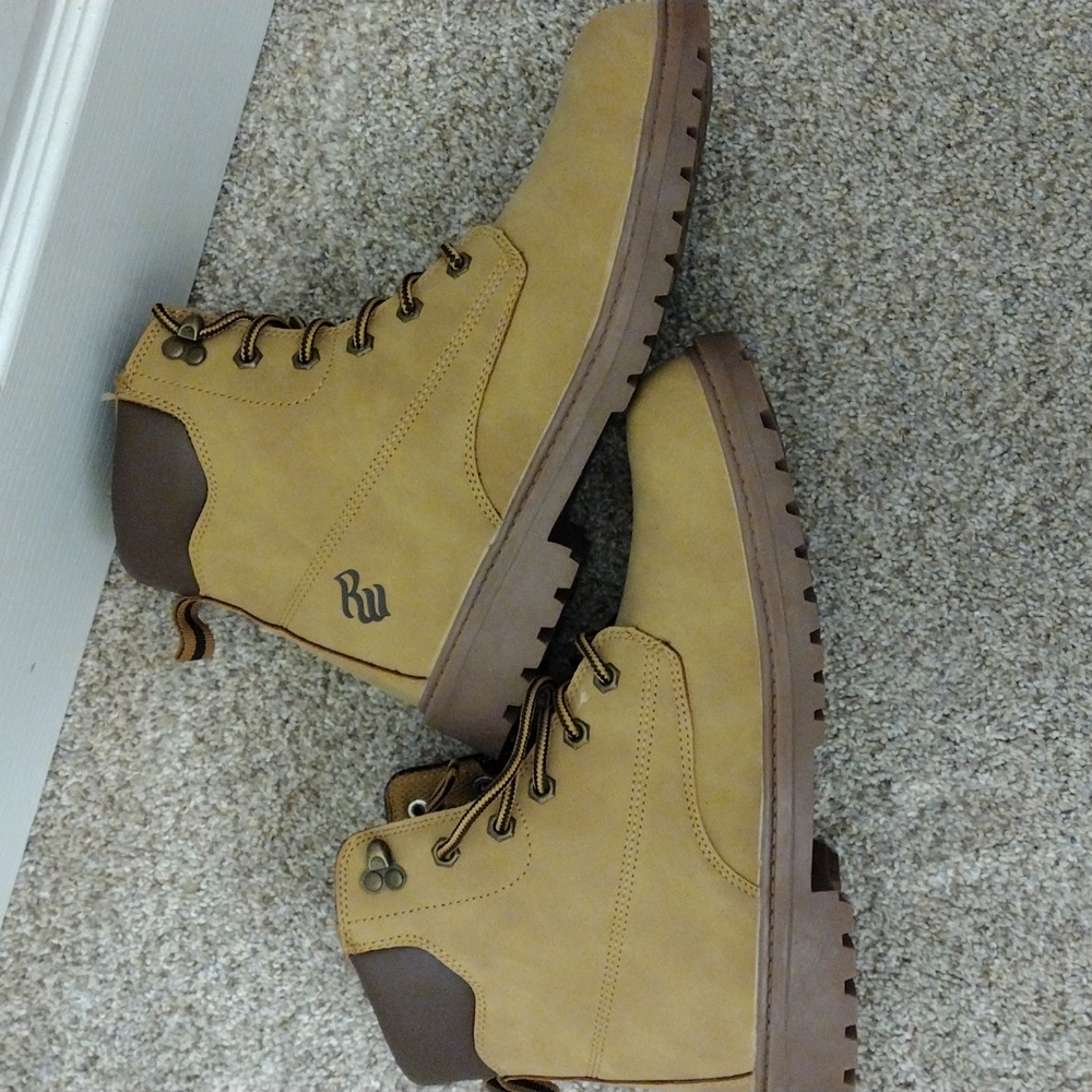 RW boots NEW size 9